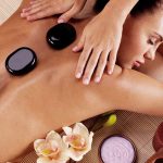 masaje con piedras calientes | Moompaya Spa